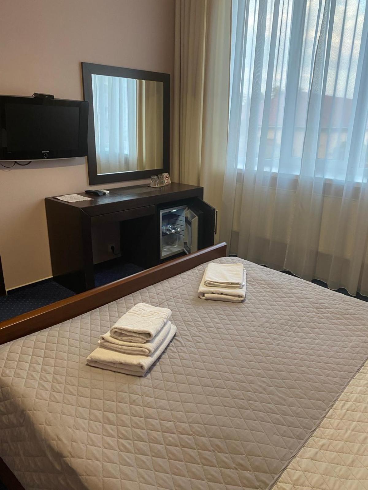 Gosudar Hotel Kirovograd Exterior foto