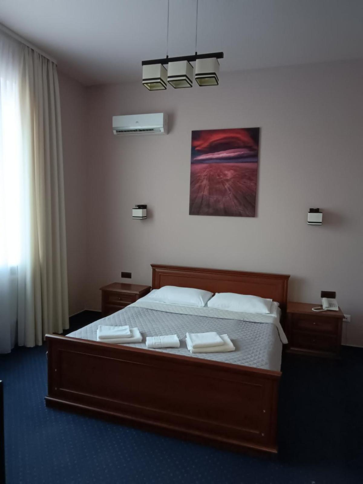 Gosudar Hotel Kirovograd Exterior foto